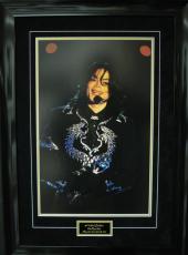Michael Jackson - (in black)